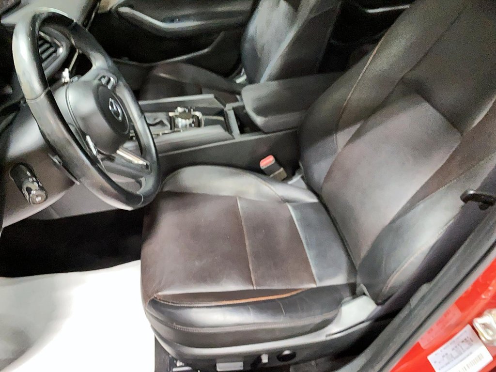 2019 Mazda 3 in Sept-Îles, Quebec - 10 - w1024h768px