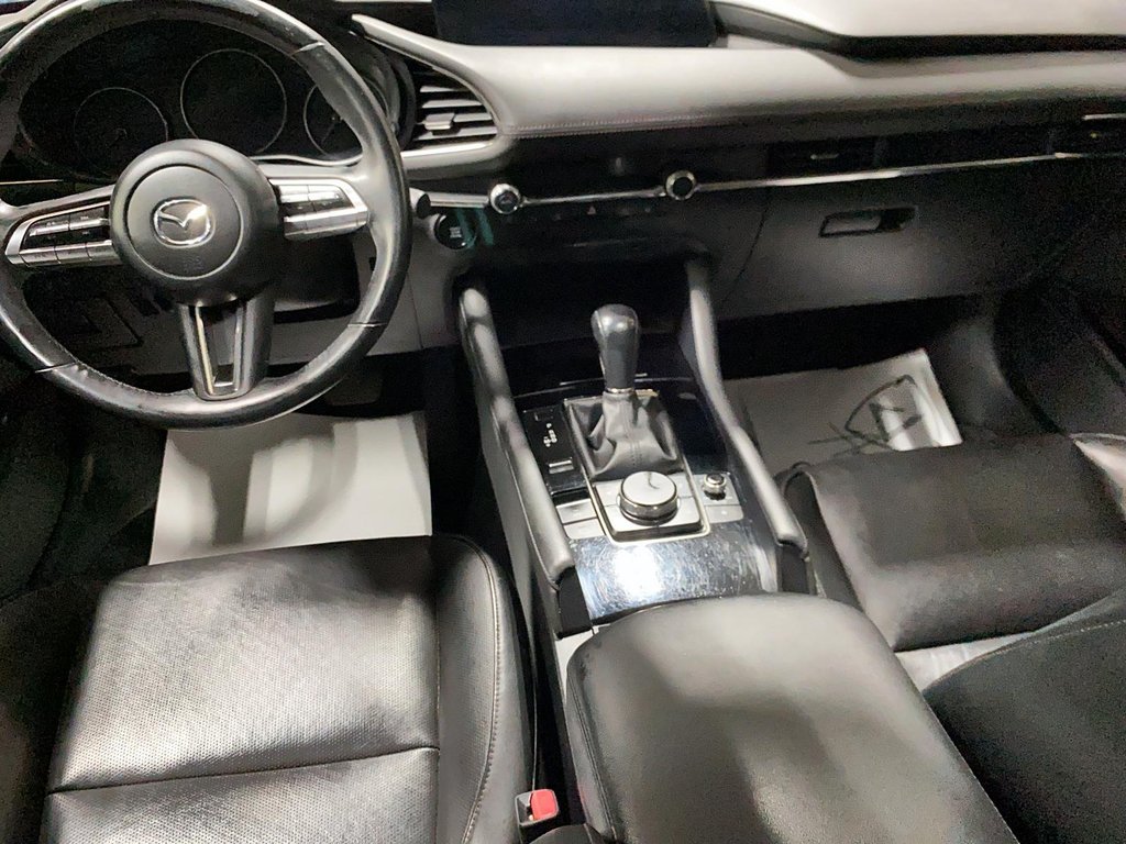 2019 Mazda 3 in Sept-Îles, Quebec - 8 - w1024h768px