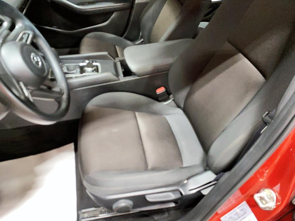 2021 Mazda 3 in Jonquière, Quebec - 9 - w1024h768px