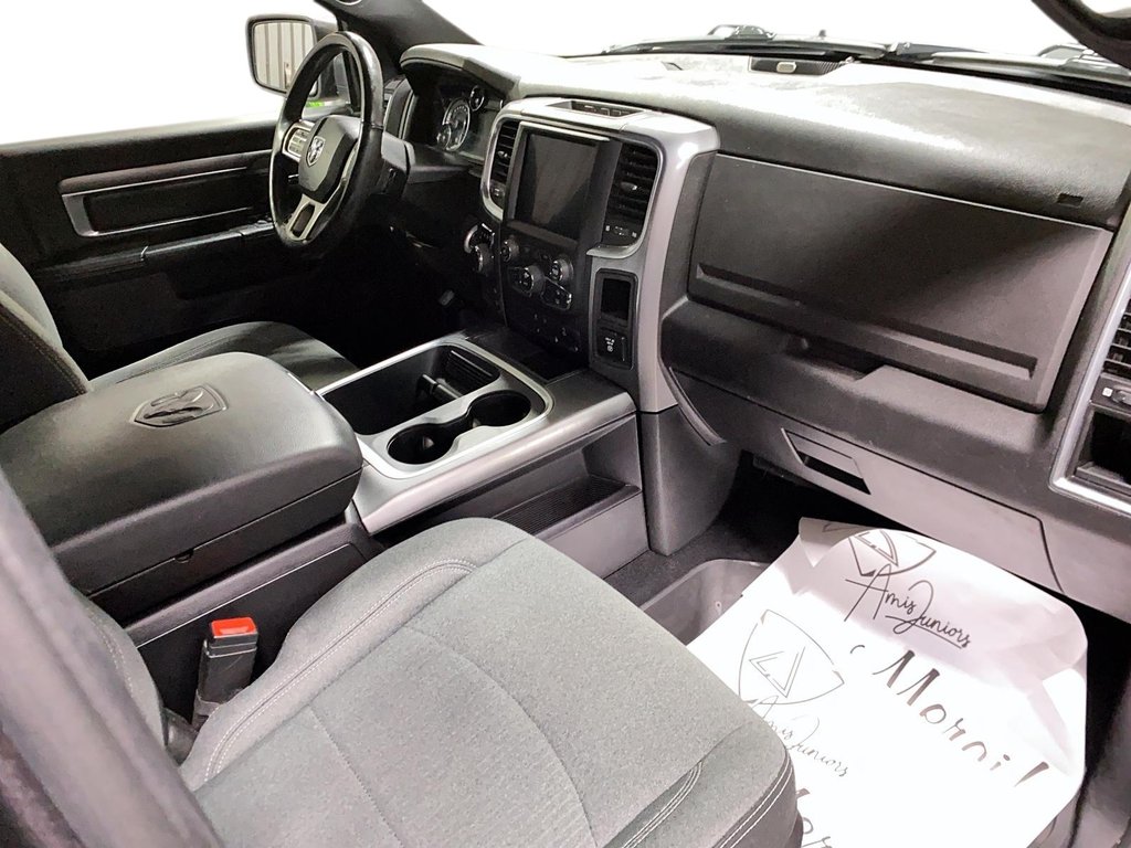 2022 Ram 1500 Classic in Baie-Comeau, Quebec - 20 - w1024h768px