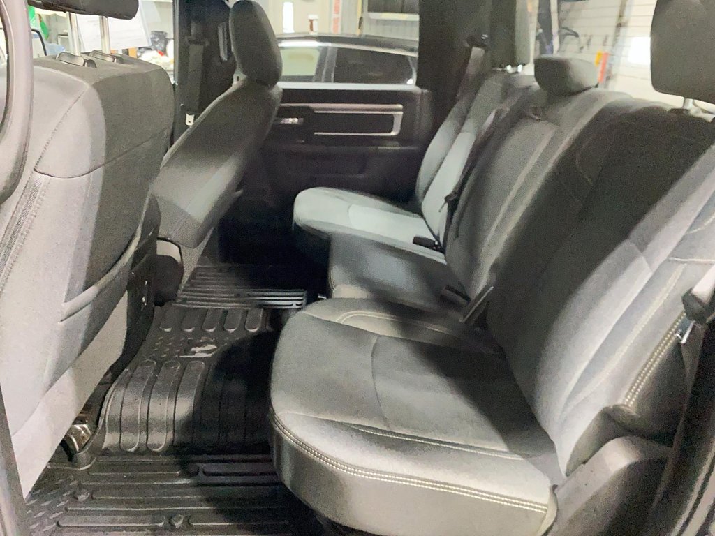 2022 Ram 1500 Classic in Baie-Comeau, Quebec - 8 - w1024h768px