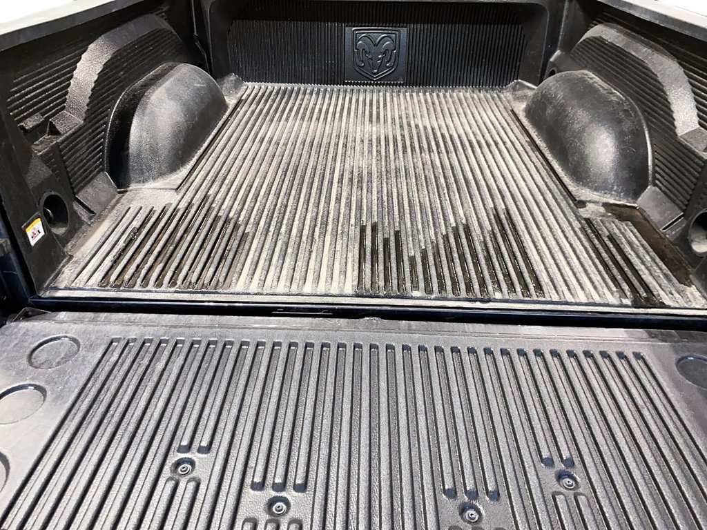 2022 Ram 1500 Classic in Baie-Comeau, Quebec - 5 - w1024h768px