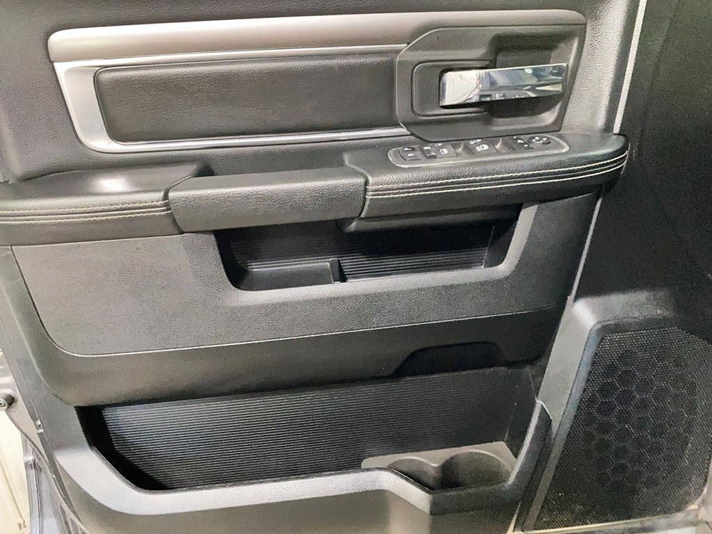 2022 Ram 1500 Classic in Baie-Comeau, Quebec - 9 - w1024h768px