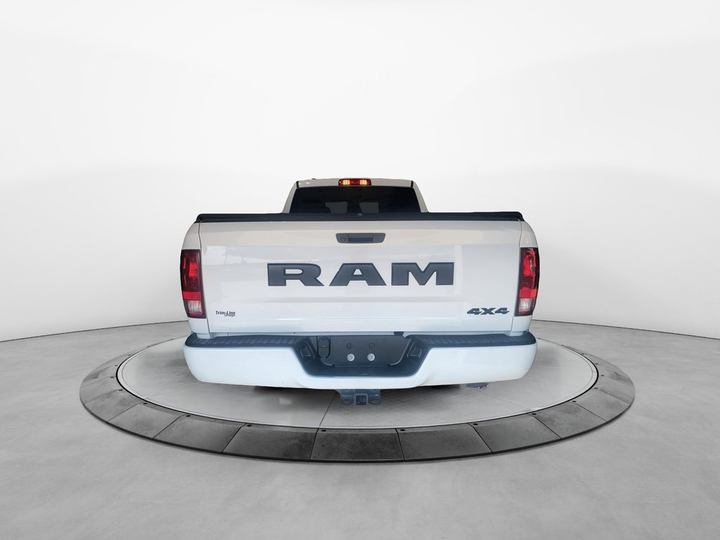 Ram 1500 Classic Express 2023 à Chicoutimi, Québec - 3 - w1024h768px