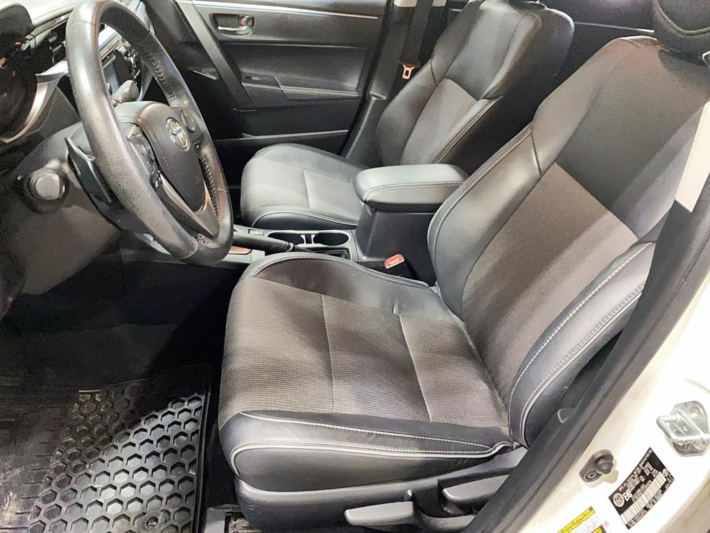 Toyota Corolla  2015 à Jonquière, Québec - 11 - w1024h768px