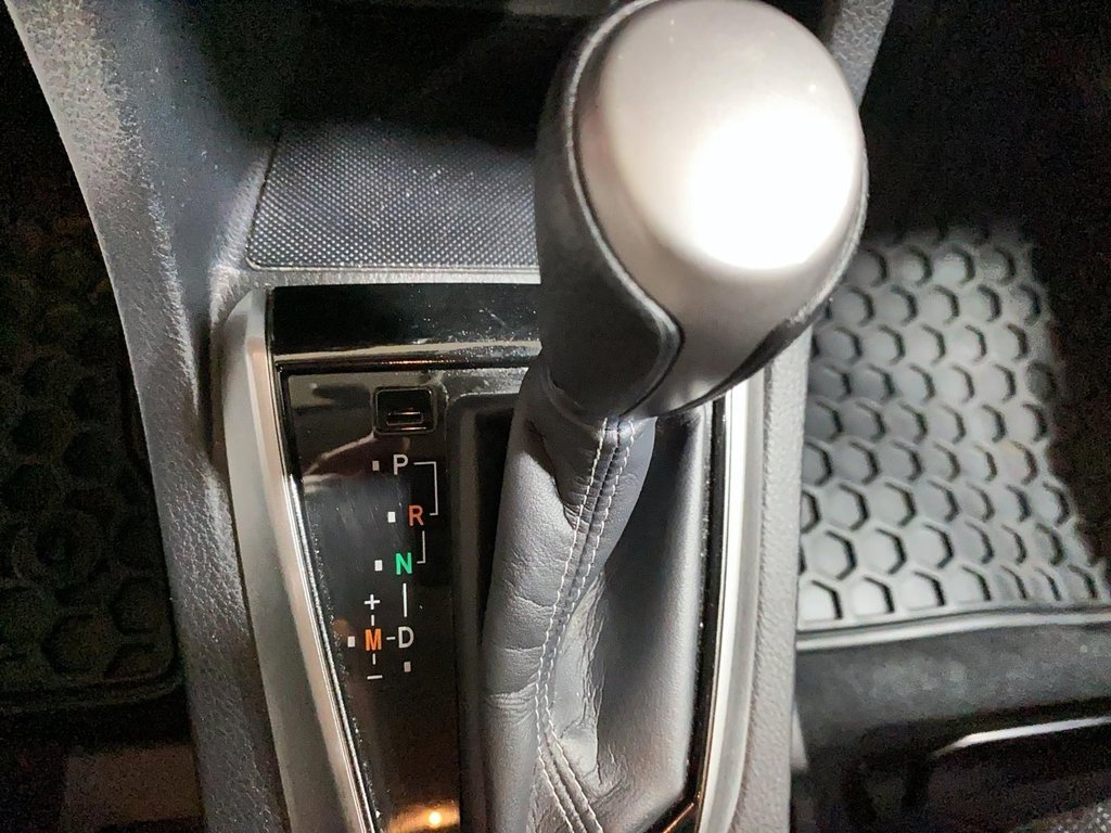 Toyota Corolla  2015 à Jonquière, Québec - 17 - w1024h768px
