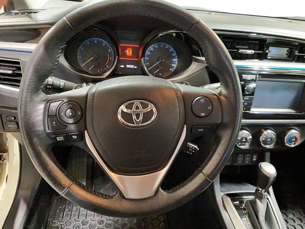 Toyota Corolla  2015 à Jonquière, Québec - 14 - w1024h768px