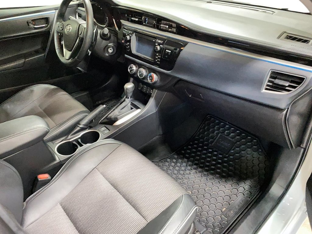 Toyota Corolla  2015 à Jonquière, Québec - 19 - w1024h768px