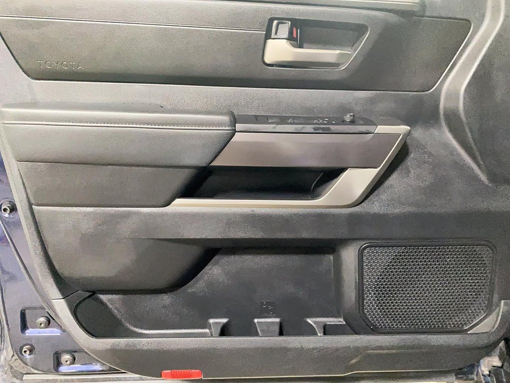 2023 Toyota Tundra in Jonquière, Quebec - 8 - w1024h768px