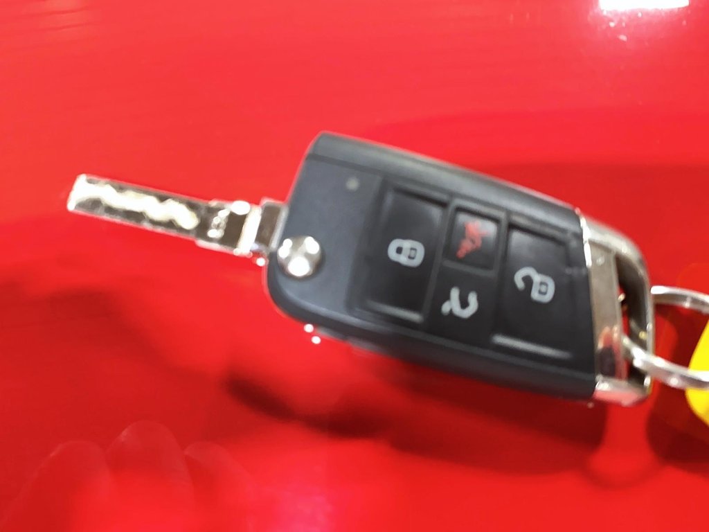 2019 Volkswagen Golf GTI in Jonquière, Quebec - 21 - w1024h768px