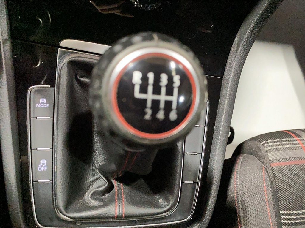 2019 Volkswagen Golf GTI in Jonquière, Quebec - 17 - w1024h768px