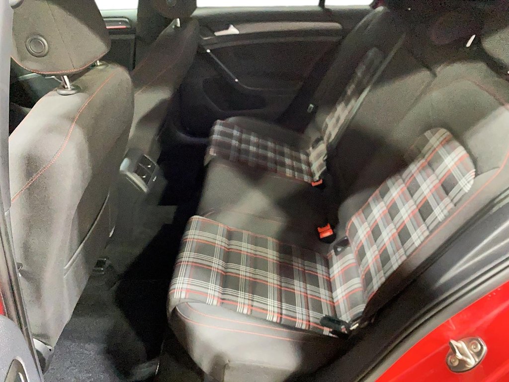2019 Volkswagen Golf GTI in Jonquière, Quebec - 11 - w1024h768px