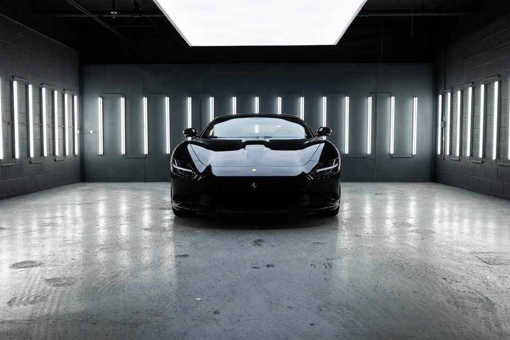 2023 Ferrari Roma Base-1