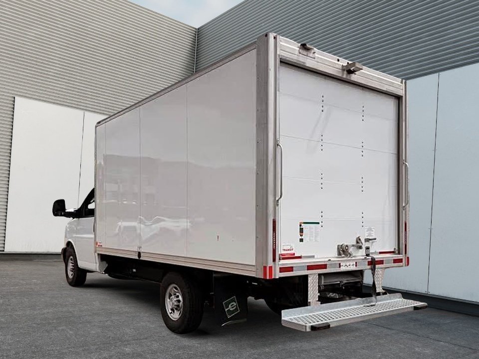 2025 Chevrolet Express Commercial Cutaway in Quebec, Quebec - 8 - w1024h768px