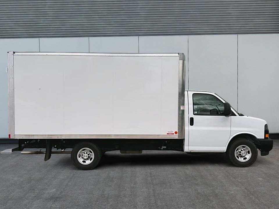 2025 Chevrolet Express Commercial Cutaway in Quebec, Quebec - 4 - w1024h768px