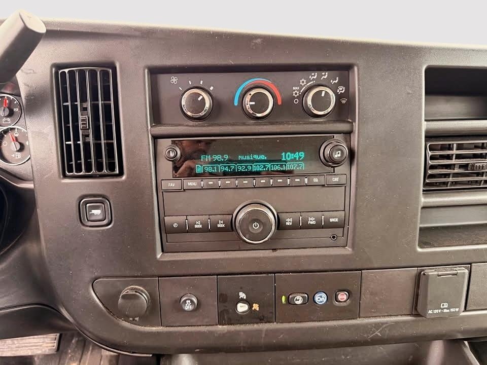 2025 Chevrolet Express Commercial Cutaway in Quebec, Quebec - 14 - w1024h768px