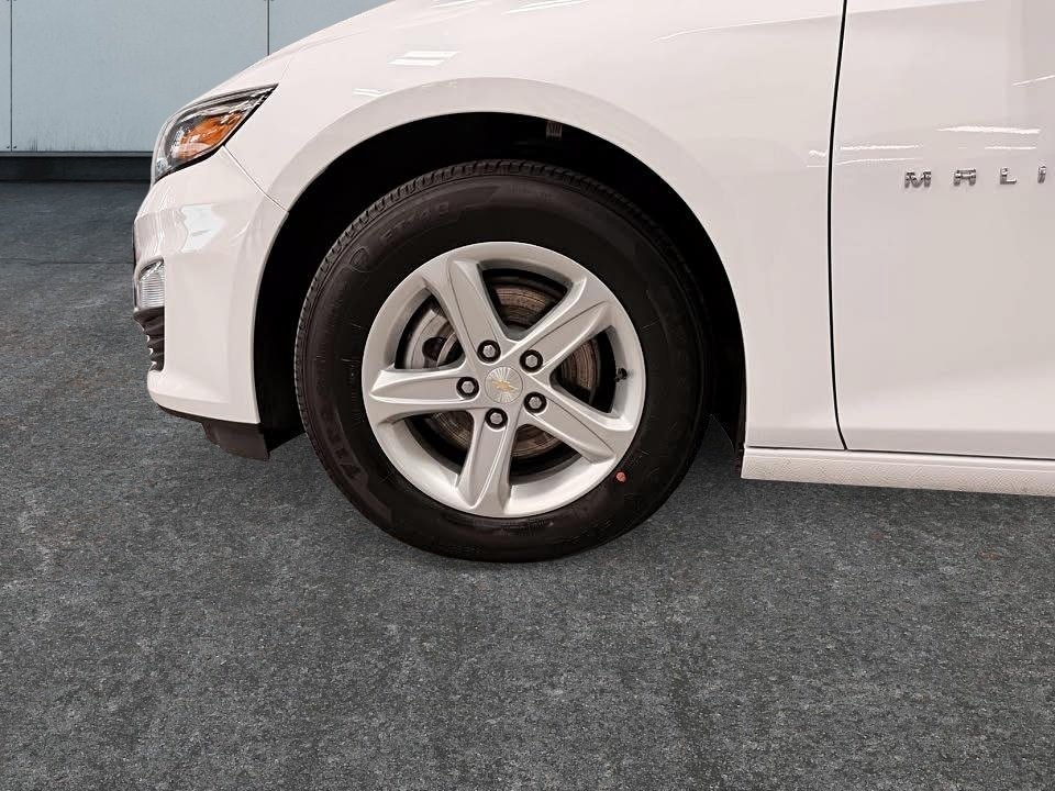 Chevrolet Malibu LS 2024 à Québec, Québec - 8 - w1024h768px