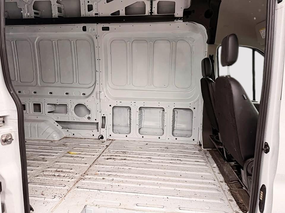 2025 Ford Transit Cargo Van in Quebec, Quebec - 5 - w1024h768px