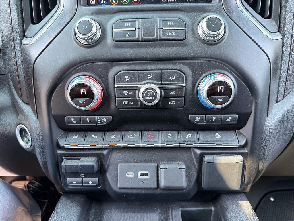 2021 GMC Sierra 1500 AT4 in Quebec, Quebec - 21 - w1024h768px
