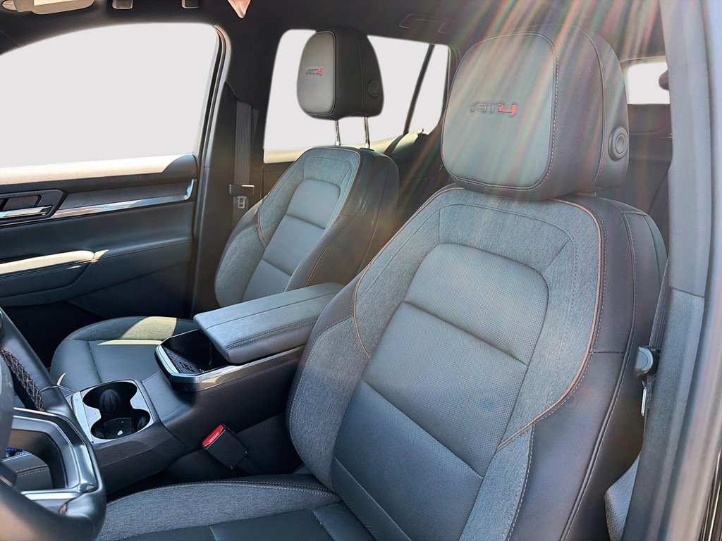 2026 GMC Terrain AWD AT4 in Quebec, Quebec - 9 - w1024h768px