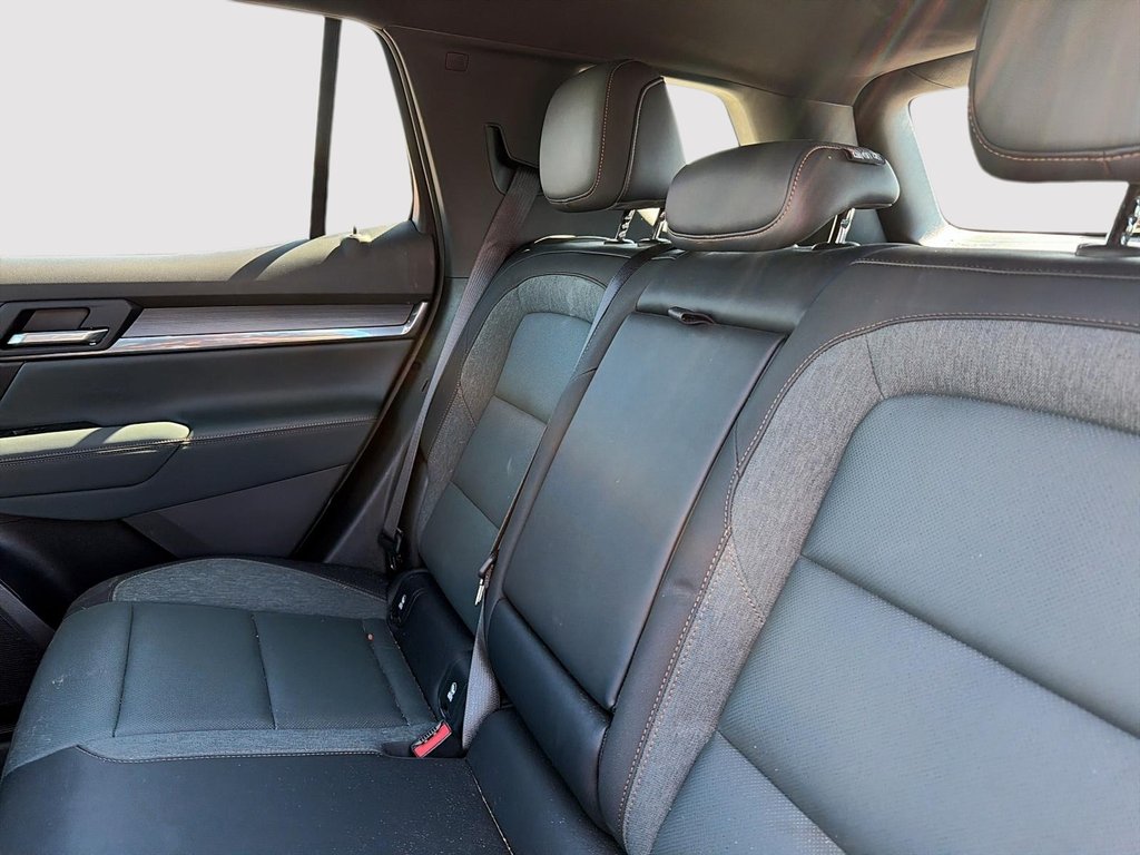 2026 GMC Terrain AWD AT4 in Quebec, Quebec - 10 - w1024h768px