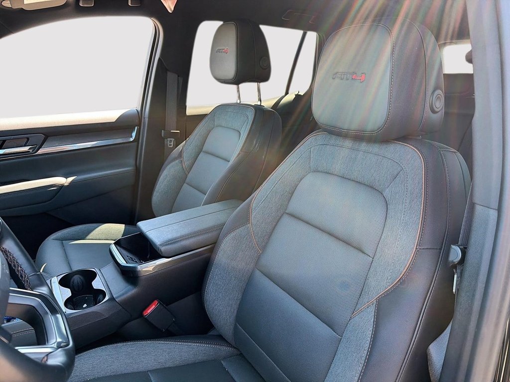 2026 GMC Terrain AWD AT4 in Quebec, Quebec - 10 - w1024h768px