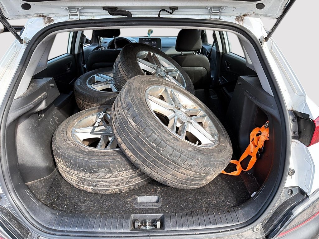 Hyundai Kona Essential 2022 à Québec, Québec - 6 - w1024h768px