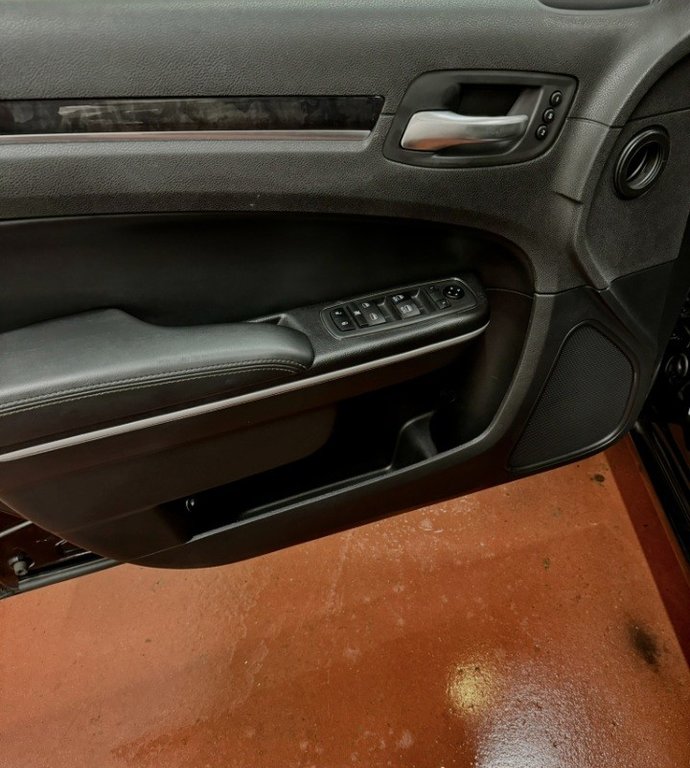 2019 Chrysler 300 Limited in Montague, Prince Edward Island - 8 - w1024h768px