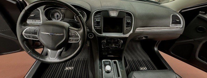 2019 Chrysler 300 Limited in Montague, Prince Edward Island - 13 - w1024h768px