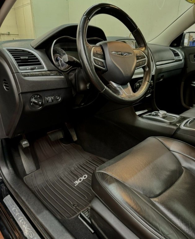 2019 Chrysler 300 Limited in Montague, Prince Edward Island - 9 - w1024h768px