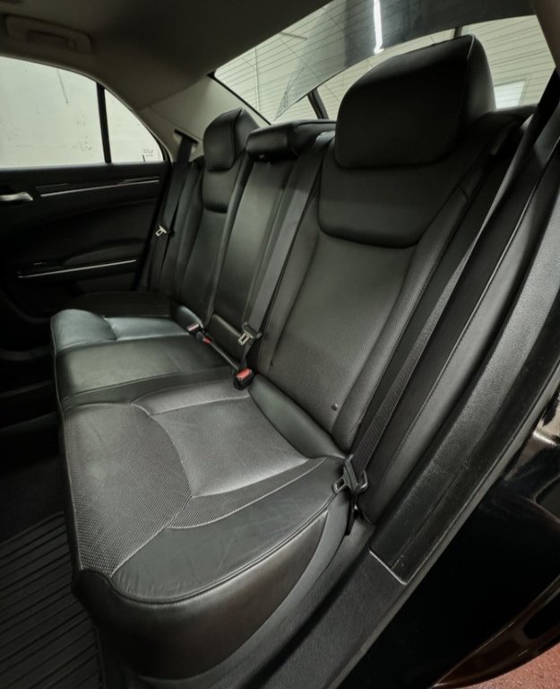 2019 Chrysler 300 Limited in Montague, Prince Edward Island - 15 - w1024h768px