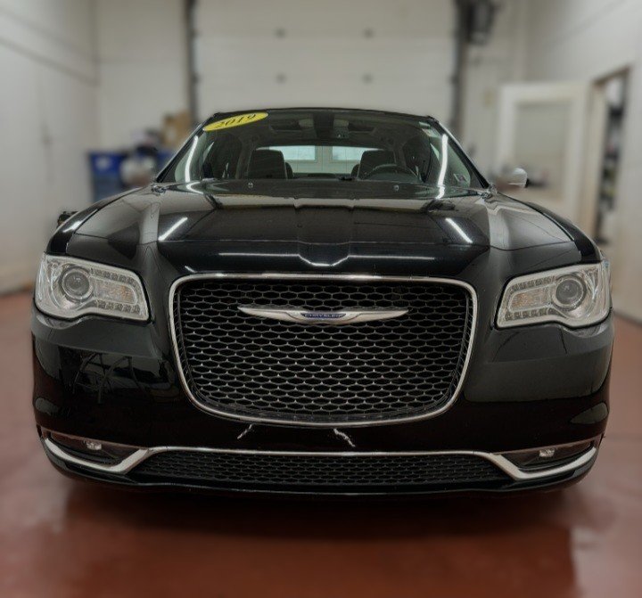 2019 Chrysler 300 Limited in Montague, Prince Edward Island - 6 - w1024h768px