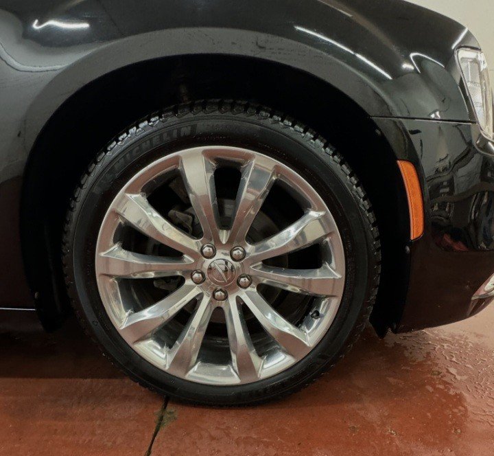 2019 Chrysler 300 Limited in Montague, Prince Edward Island - 7 - w1024h768px