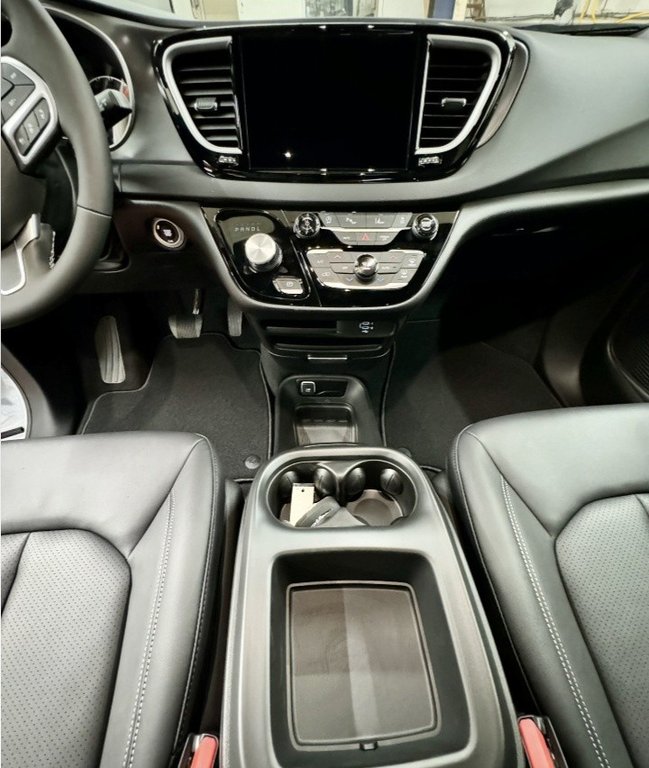 2026 Chrysler Grand Caravan SXT in Montague, Prince Edward Island - 12 - w1024h768px