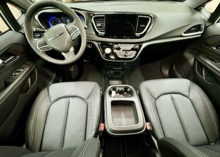 2026 Chrysler Grand Caravan SXT in Montague, Prince Edward Island - 13 - w1024h768px