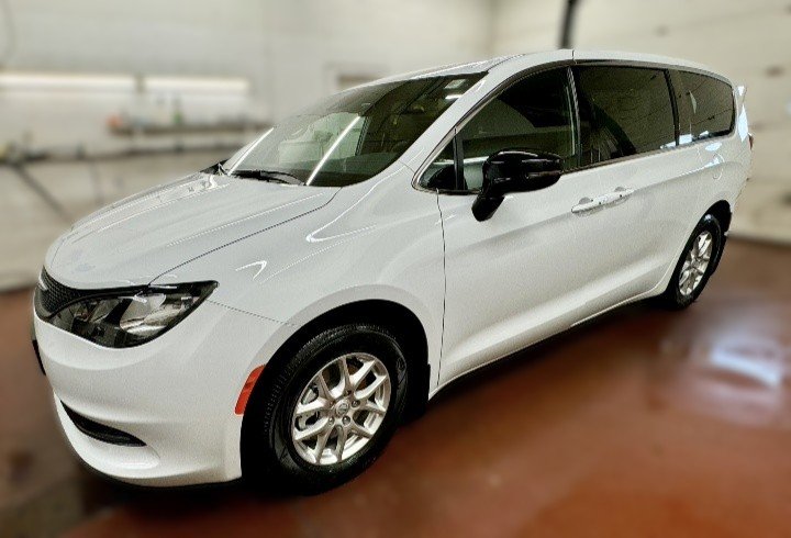 2026 Chrysler Grand Caravan SXT in Montague, Prince Edward Island - 5 - w1024h768px