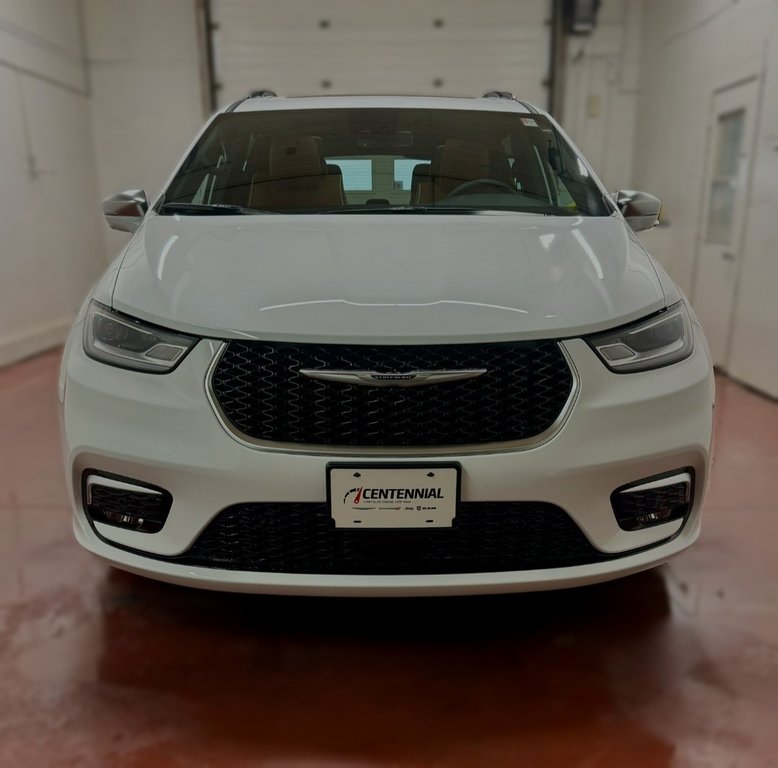 2024  PACIFICA PLUG-IN HYBRID PINNACLE in Montague, Prince Edward Island - 6 - w1024h768px