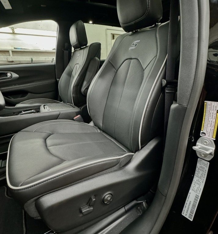 2026 Chrysler PACIFICA LIMITED AWD in Montague, Prince Edward Island - 10 - w1024h768px