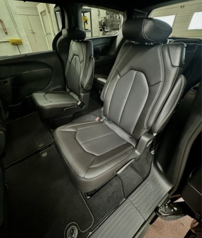 2026 Chrysler Pacifica SELECT in Montague, Prince Edward Island - 15 - w1024h768px