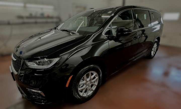 2026 Chrysler Pacifica SELECT in Montague, Prince Edward Island - 5 - w1024h768px