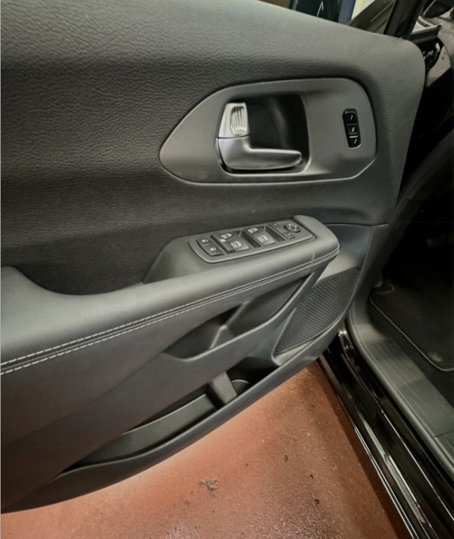 2026 Chrysler Pacifica SELECT in Montague, Prince Edward Island - 8 - w1024h768px