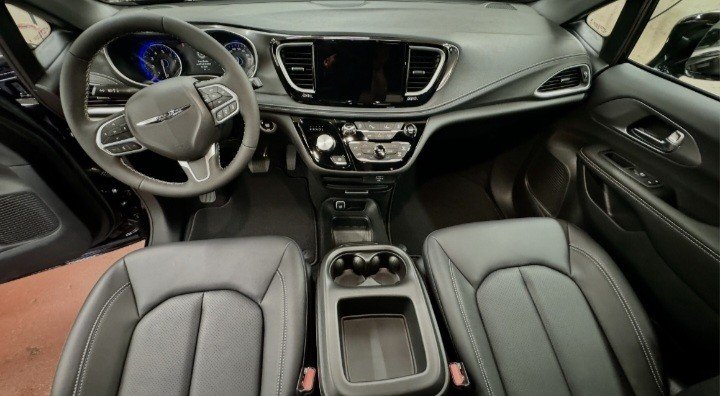 2026 Chrysler Pacifica SELECT in Montague, Prince Edward Island - 13 - w1024h768px