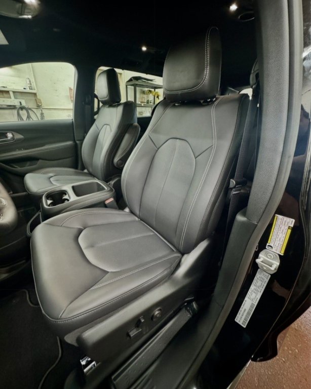 2026 Chrysler Pacifica SELECT in Montague, Prince Edward Island - 10 - w1024h768px