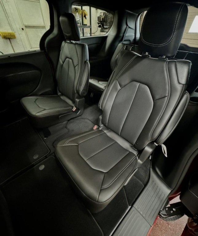 2026 Chrysler Pacifica SELECT in Montague, Prince Edward Island - 15 - w1024h768px