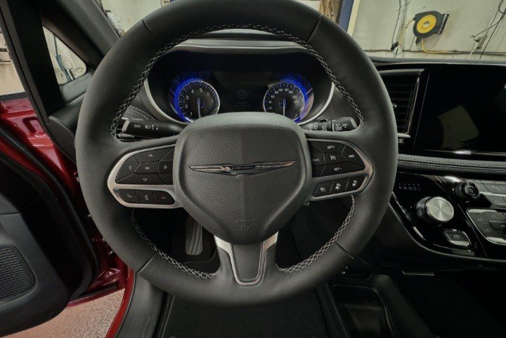 2026 Chrysler Pacifica SELECT in Montague, Prince Edward Island - 11 - w1024h768px