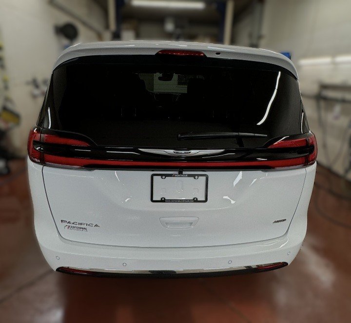 2026 Chrysler PACIFICA SELECT AWD in Montague, Prince Edward Island - 3 - w1024h768px