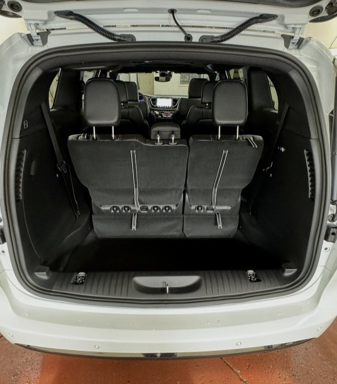 2026 Chrysler PACIFICA SELECT AWD in Montague, Prince Edward Island - 17 - w1024h768px