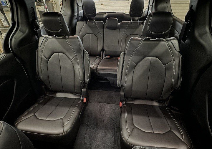 2026 Chrysler PACIFICA SELECT AWD in Montague, Prince Edward Island - 14 - w1024h768px