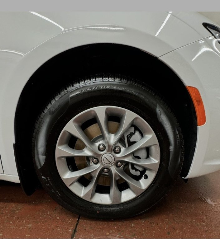 2026 Chrysler PACIFICA SELECT AWD in Montague, Prince Edward Island - 7 - w1024h768px