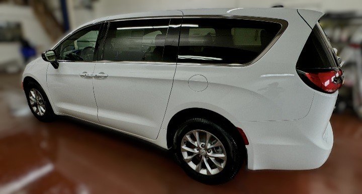 2026 Chrysler PACIFICA SELECT AWD in Montague, Prince Edward Island - 4 - w1024h768px